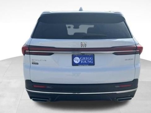 Used 2025 Buick Enclave Preferred image 7