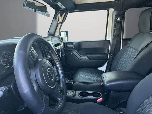 Used 2012 Jeep Wrangler Unlimited Sport AWD/4WD image 8