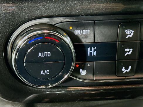 Used 2025 Chevrolet TrailBlazer RS w/ Convenience Package image 20