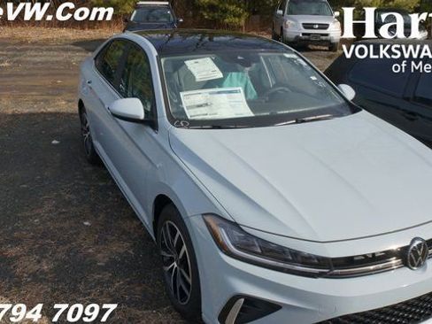 New 2026 Volkswagen Jetta SE image 1