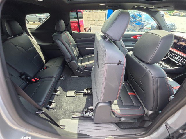 New 2026 Chevrolet Traverse RS AWD/4WD image 15