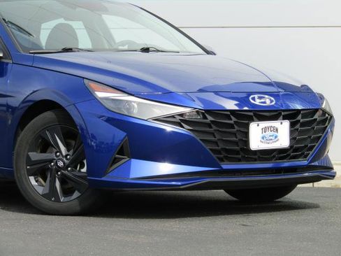 Used 2023 Hyundai Elantra SEL image 25