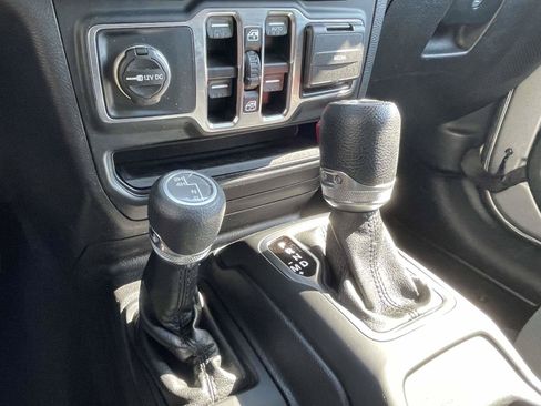 Used 2019 Jeep Wrangler Unlimited Sport S AWD/4WD image 30