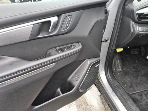 Used 2025 Buick Enclave Preferred image 6