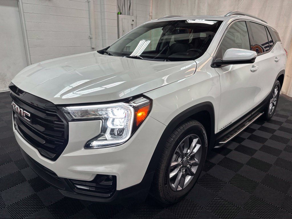 Used 2022 GMC Terrain SLT AWD/4WD image 4