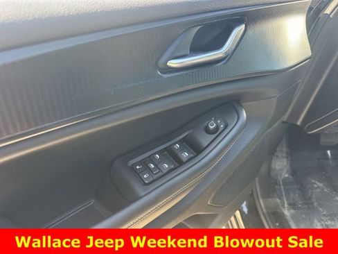 Used 2024 Jeep Grand Cherokee Altitude AWD/4WD image 16