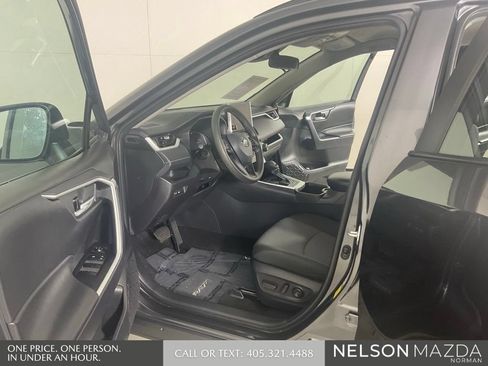 Used 2025 Toyota RAV4 XLE FWD image 11
