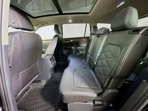 Used 2026 Volkswagen Atlas SE w/ Panoramic Sunroof Package FWD image 17
