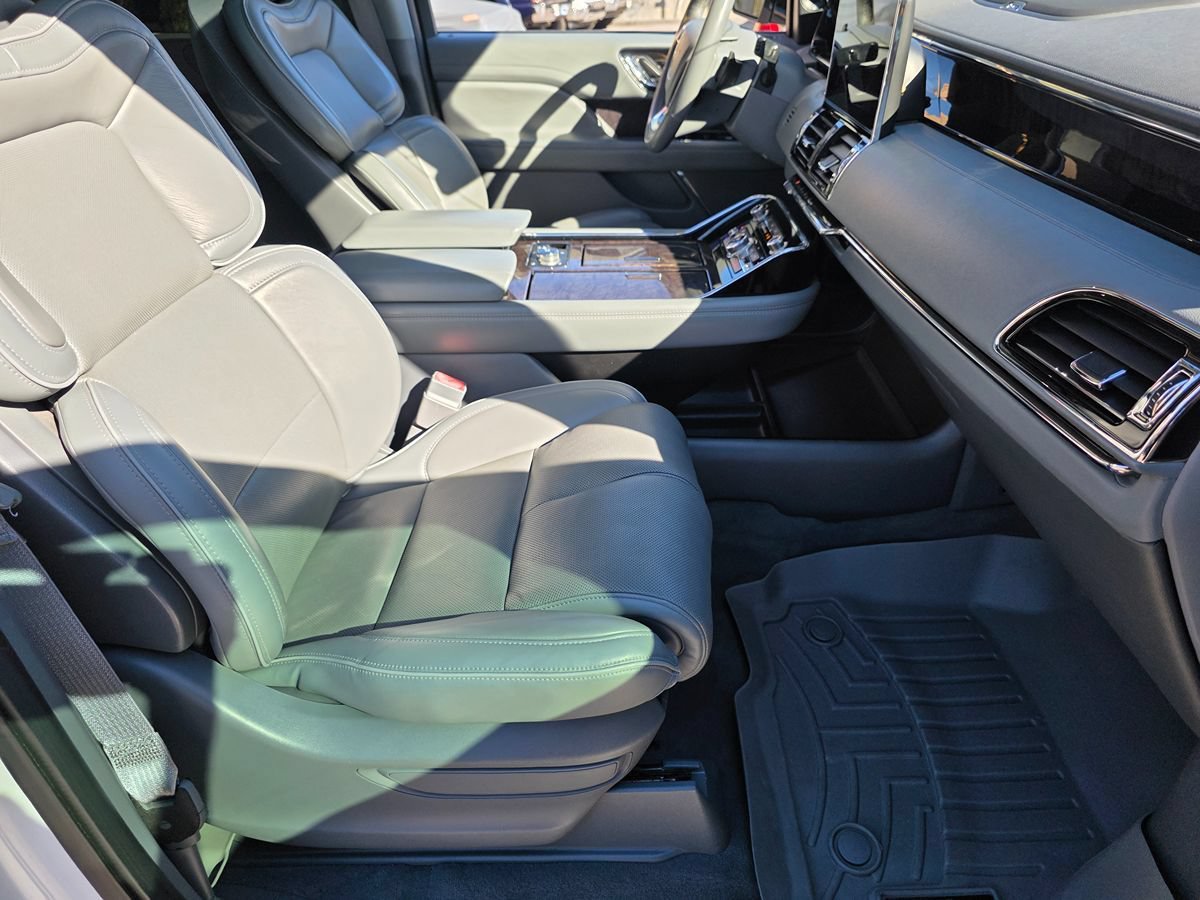 Used 2018 Lincoln Navigator L Select w/ Technology Package RWD image 15