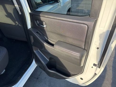 Used 2023 Nissan Frontier SV w/ SV Convenience Package image 12