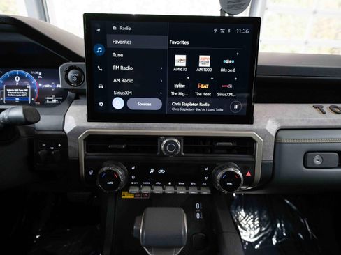 Used 2025 Toyota Tacoma 4x4 Double Cab Hybrid image 17
