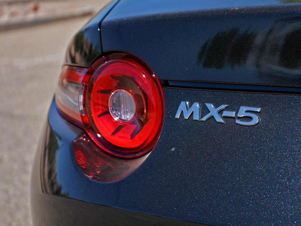 Used 2026 MAZDA MX-5 Miata Grand Touring w/ Weather Package RWD image 18