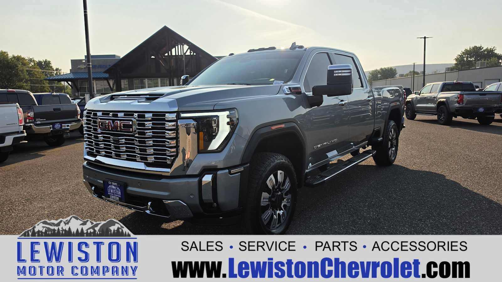 Certified 2025 GMC Sierra 2500 Denali w/ Denali Reserve Package AWD/4WD image 1