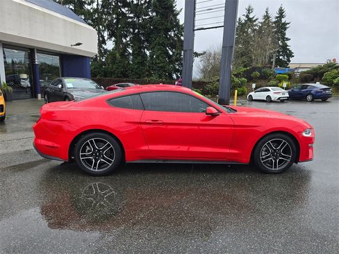Used 2018 Ford Mustang Premium image 2