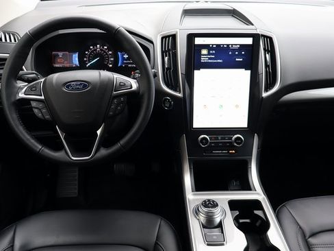 Used 2024 Ford Edge SEL image 5