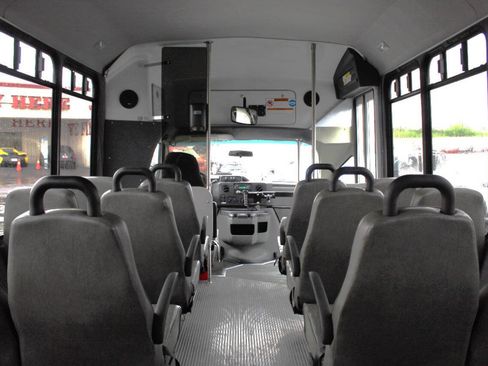 Used 2013 Ford E-450 and Econoline 450 Super Duty w/ Shuttle Bus Prep Pkg image 15