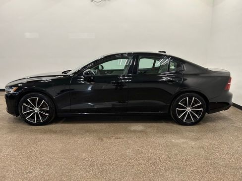 Used 2023 Volvo S60 T8 Plus image 2