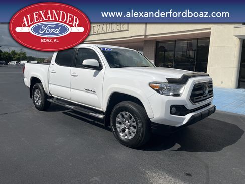 Used 2019 Toyota Tacoma SR5 RWD image 3