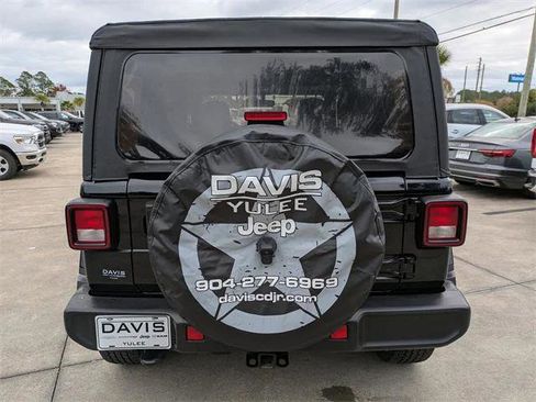 Certified 2022 Jeep Wrangler Unlimited Sahara image 5