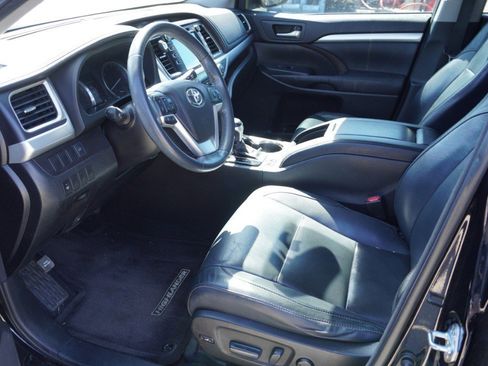 Used 2015 Toyota Highlander XLE image 4