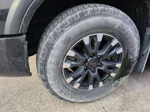 Used 2021 Nissan Titan PRO-4X w/ Pro-4x Convenience Package image 9