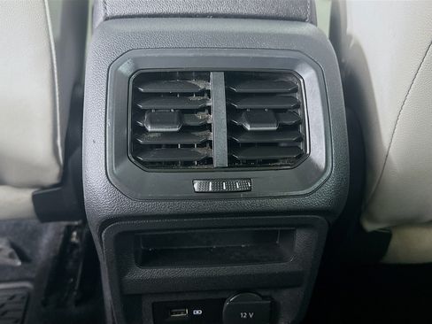 Used 2020 Volkswagen Tiguan SE w/ Panoramic Sunroof Package FWD image 26