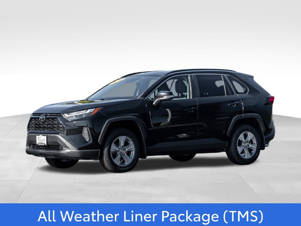 Used 2022 Toyota RAV4 XLE w/ Convenience Package AWD/4WD image 3
