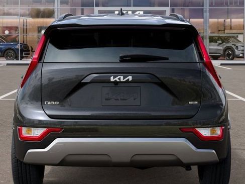 New 2025 Kia Niro EX Touring image 18