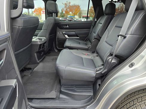 Used 2025 Toyota Sequoia Platinum AWD/4WD image 23