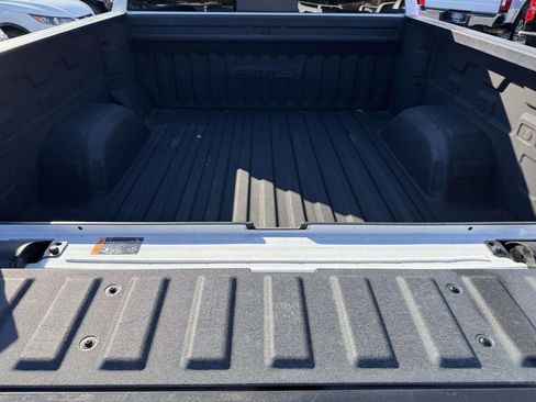 Used 2022 GMC Sierra 1500 AT4 w/ AT4 Premium Package image 10