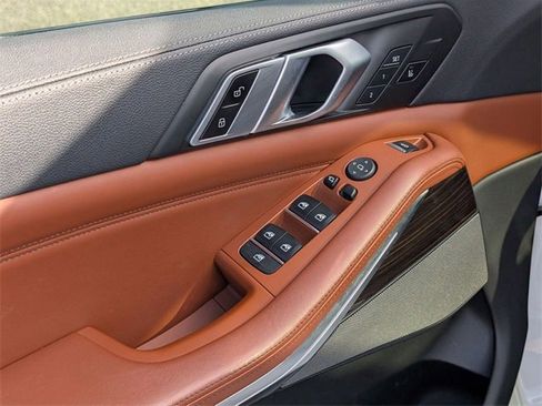 Used 2021 BMW X5 M50i w/ Executive Package image 19