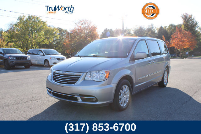 Used 2016 Chrysler Town & Country Touring FWD image 1