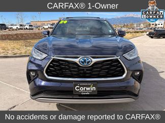 Used 2024 Toyota Highlander Platinum video 2