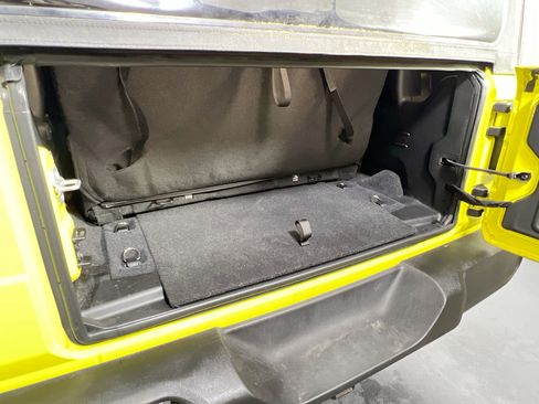 Used 2022 Jeep Wrangler Sport AWD/4WD image 23