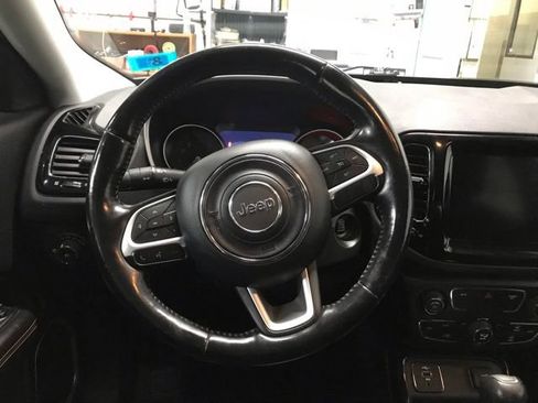 Used 2019 Jeep Compass Limited FWD image 10