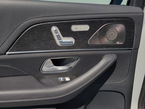 New 2026 Mercedes-Benz GLS 580 4MATIC image 7