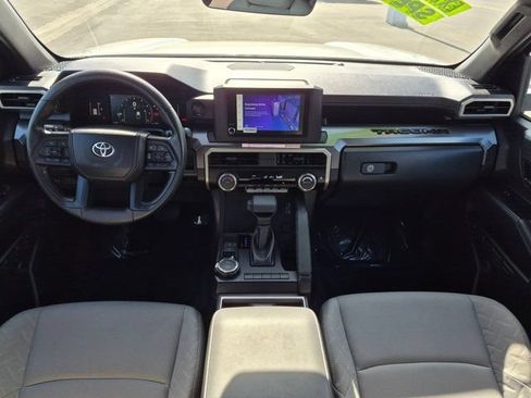 Certified 2025 Toyota Tacoma SR5 AWD/4WD image 16