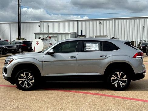 New 2026 Volkswagen Atlas Cross Sport SE image 5