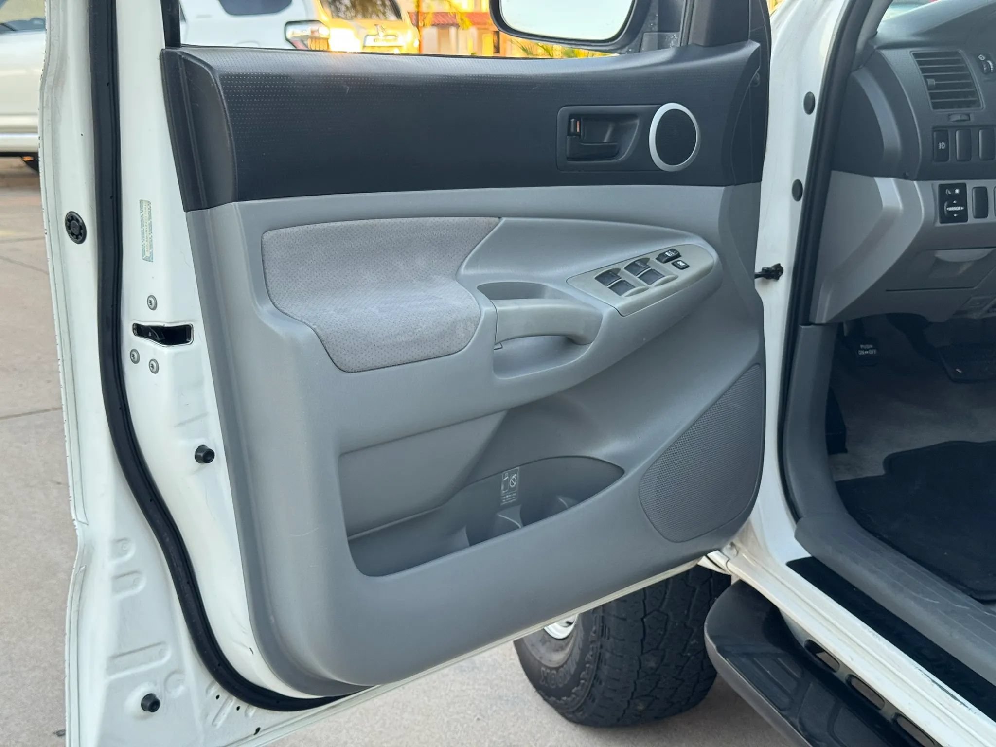 Used 2006 Toyota Tacoma PreRunner RWD image 10