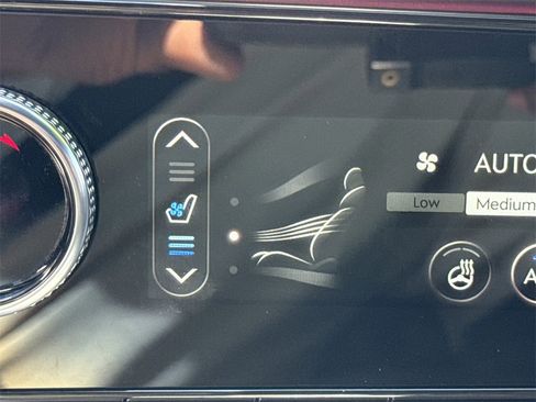 Used 2024 Genesis GV70 3.5T Sport w/ Sport Advanced Package image 31