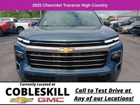 Used 2025 Chevrolet Traverse High Country AWD/4WD image 11
