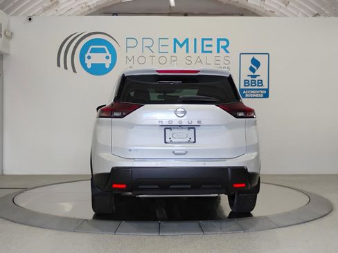 Used 2025 Nissan Rogue SV w/ SV Premium Package image 88