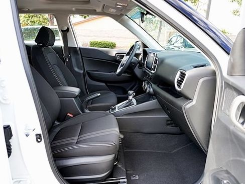 Certified 2026 Hyundai Venue SEL FWD image 11