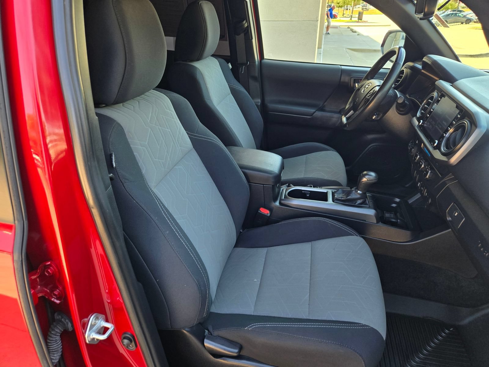 Used 2021 Toyota Tacoma TRD Off-Road AWD/4WD image 25