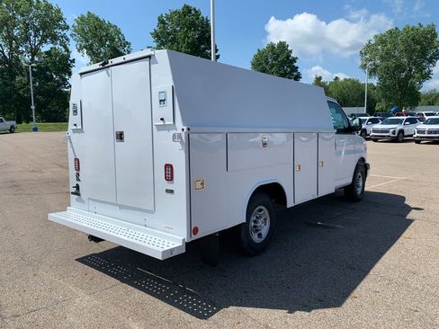 New 2025 Chevrolet Express 3500 w/ Power Convenience Package image 6