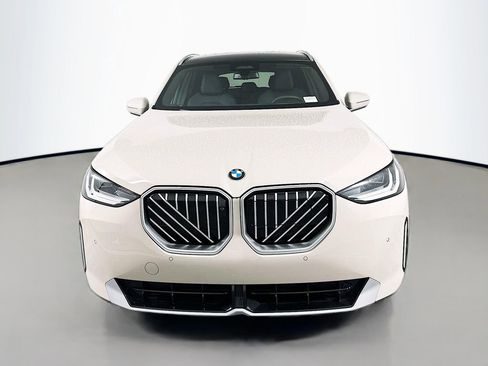 Used 2025 BMW X3 xDrive30i w/ Premium Package AWD/4WD image 2