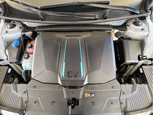 Used 2024 Hyundai Ioniq 5 SE image 31