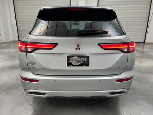 Used 2024 Mitsubishi Outlander SE AWD/4WD image 8