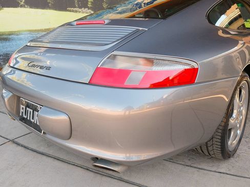 Used 2004 Porsche 911 Carrera RWD image 33