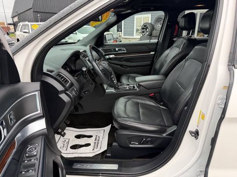Used 2017 Ford Explorer Limited w/ Equipment Group 301A AWD/4WD image 12